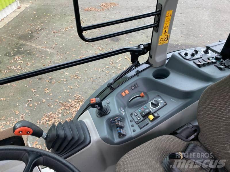 CLAAS NEXOS 260 L Tratores Agrícolas usados