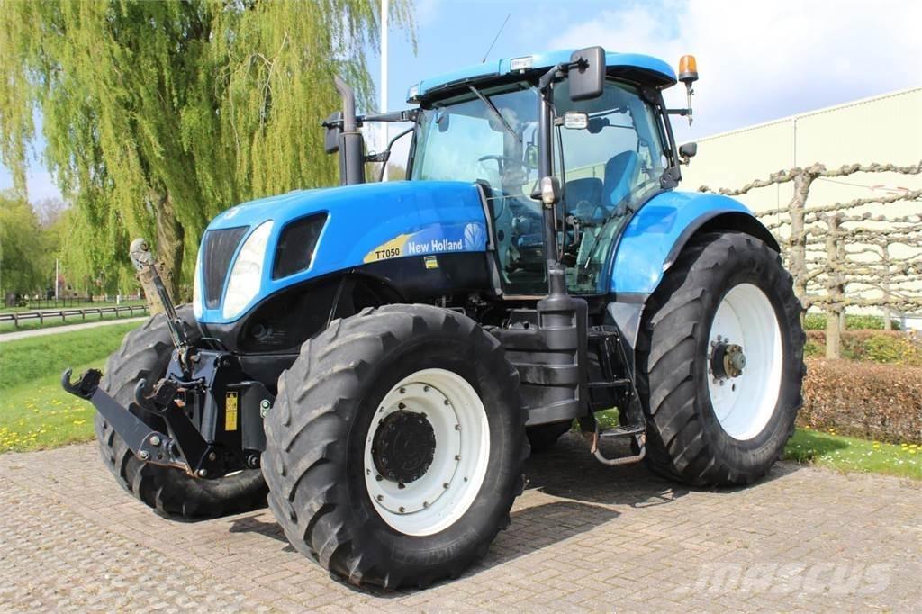 New Holland T7050 Tratores Agrícolas usados