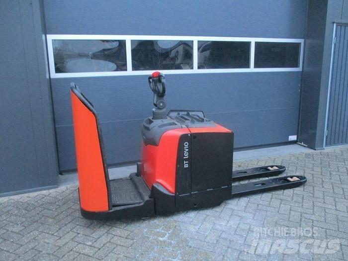 Toyota LPE 250 Porta-paletes com plataforma