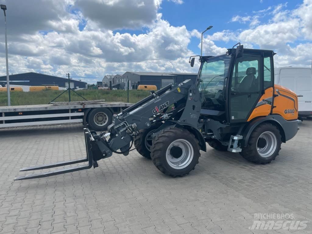GiANT g5000 Carregadora multifunções