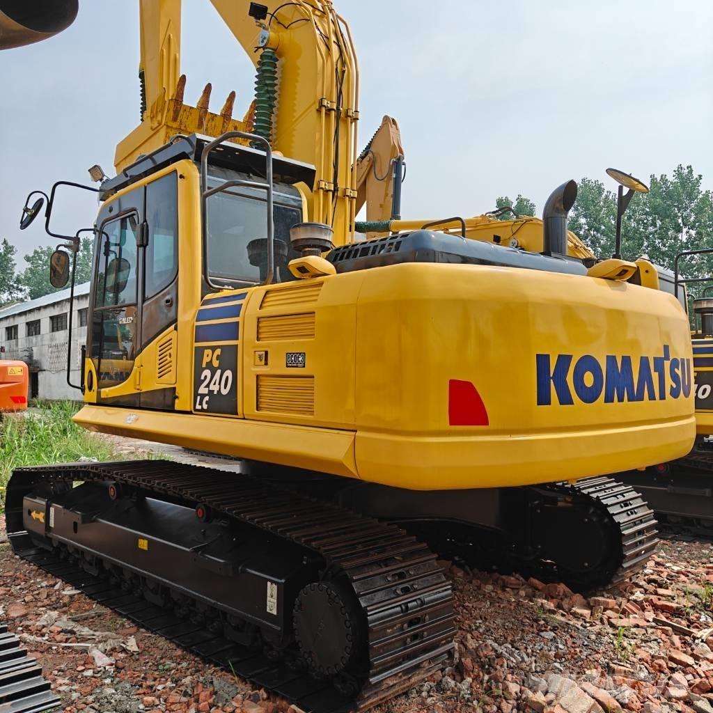 Komatsu 240-8 Escavadeiras de esteiras