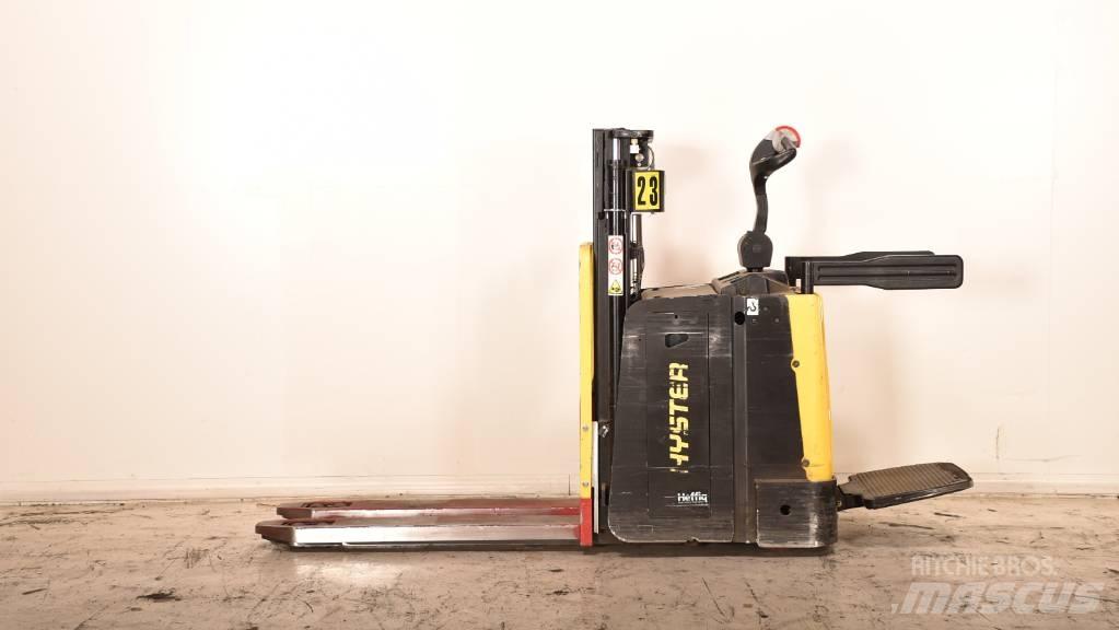 Hyster P2.0SD Porta-paletes com plataforma