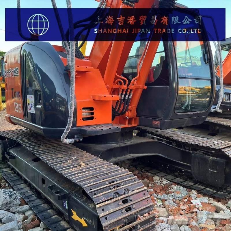 Hitachi ZX 135 Escavadeiras de esteiras