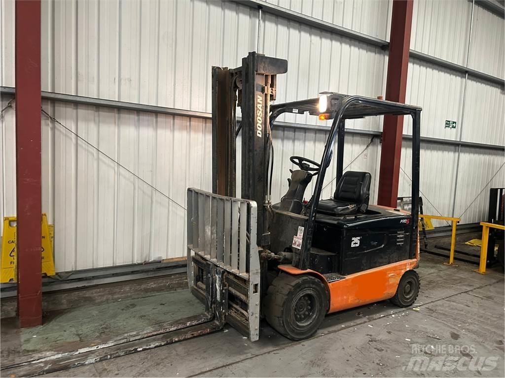Doosan B25X-5 Empilhadores eléctricos