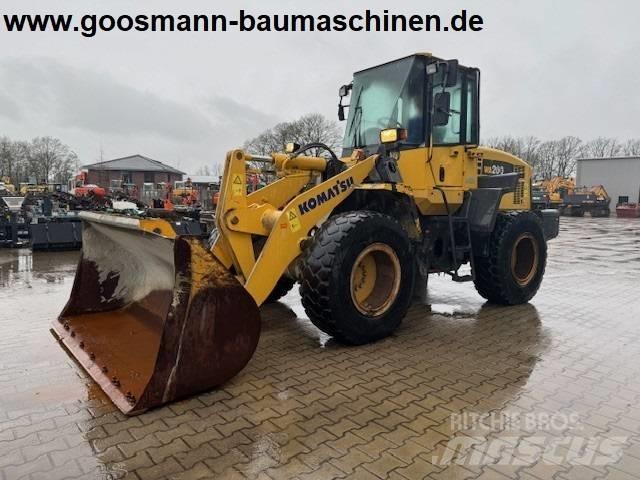 Komatsu WA 200 Carregadeiras de rodas