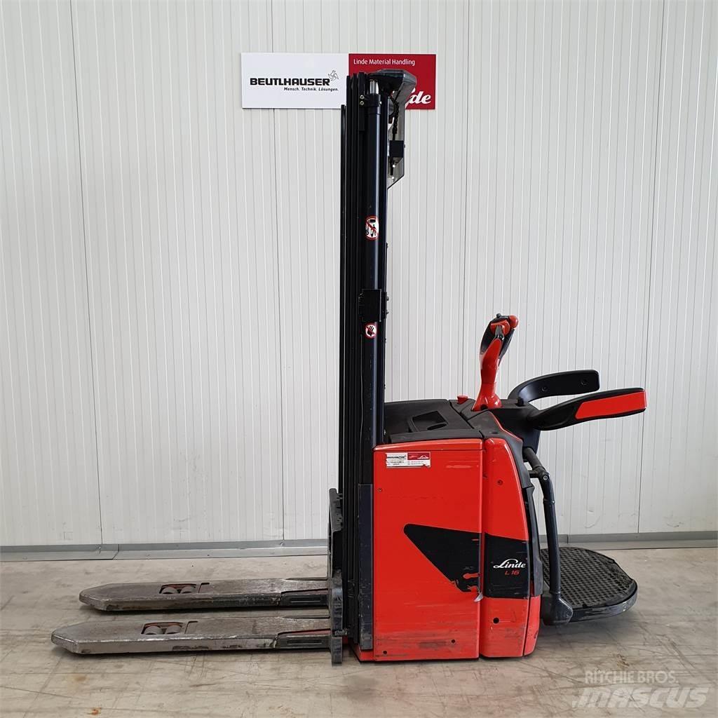 Linde L16AP Empilhador para operador externo