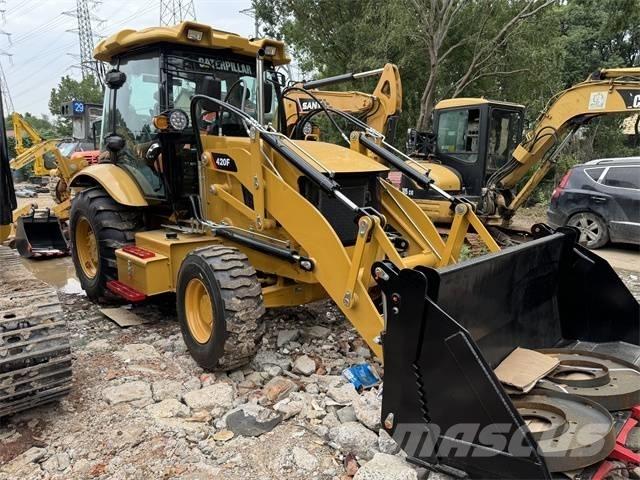 CAT 420 F Retroescavadeiras