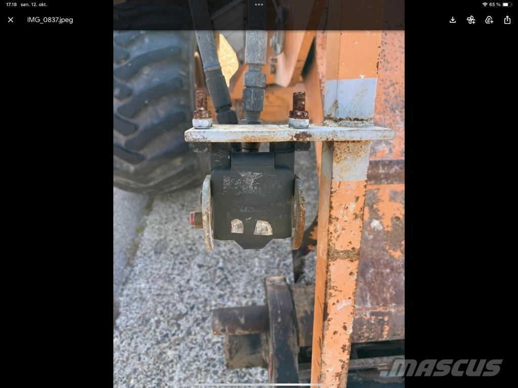 CASE 321 E Carregadeiras de rodas