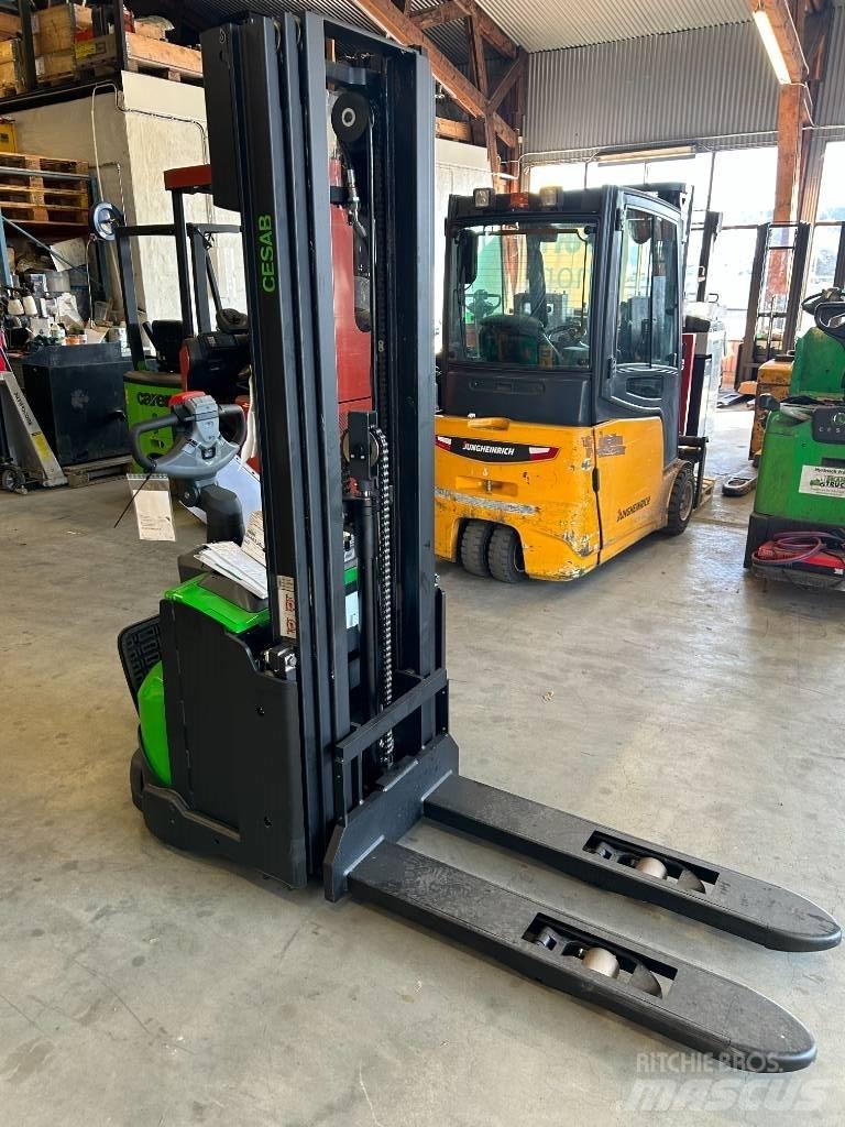 Cesab S 212 L Empilhador para operador externo