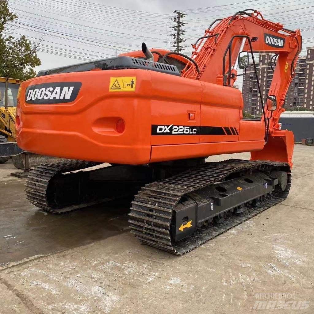 Doosan DX 225 LC Escavadeiras de esteiras