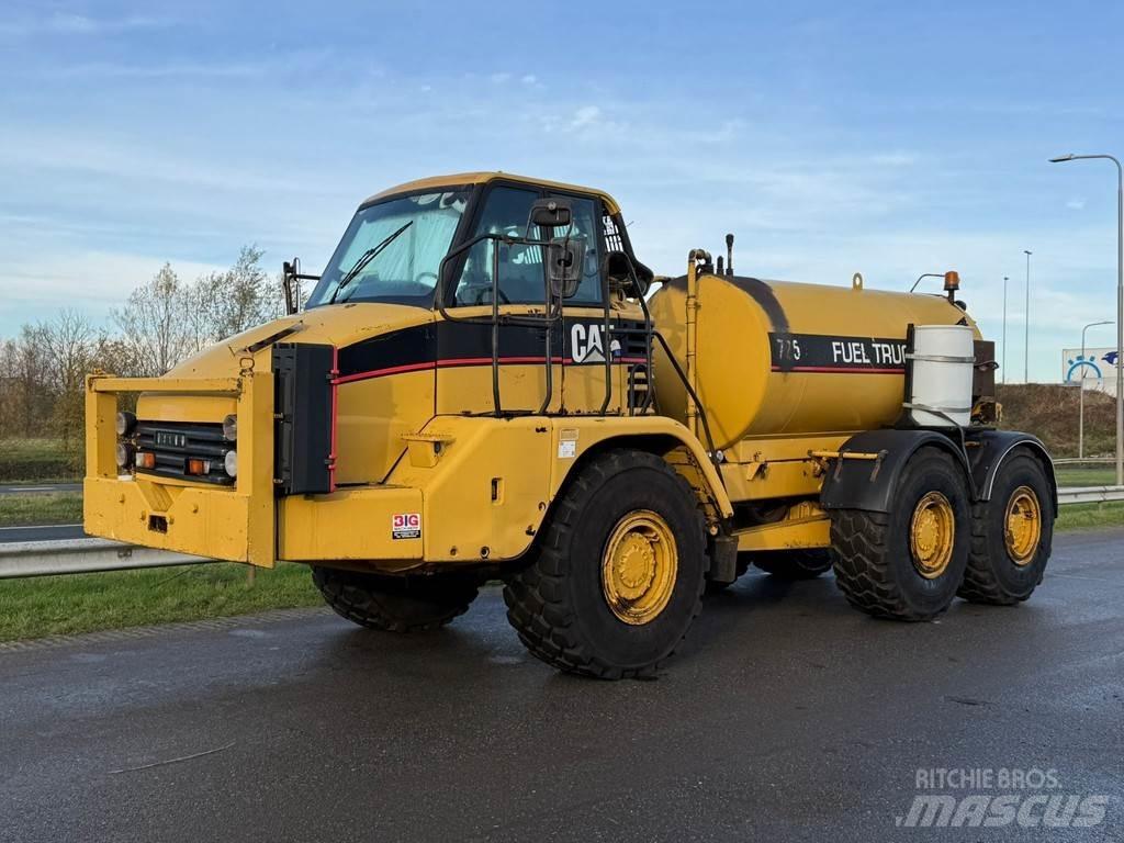 CAT 725 Fuel truck Camiões-cisterna