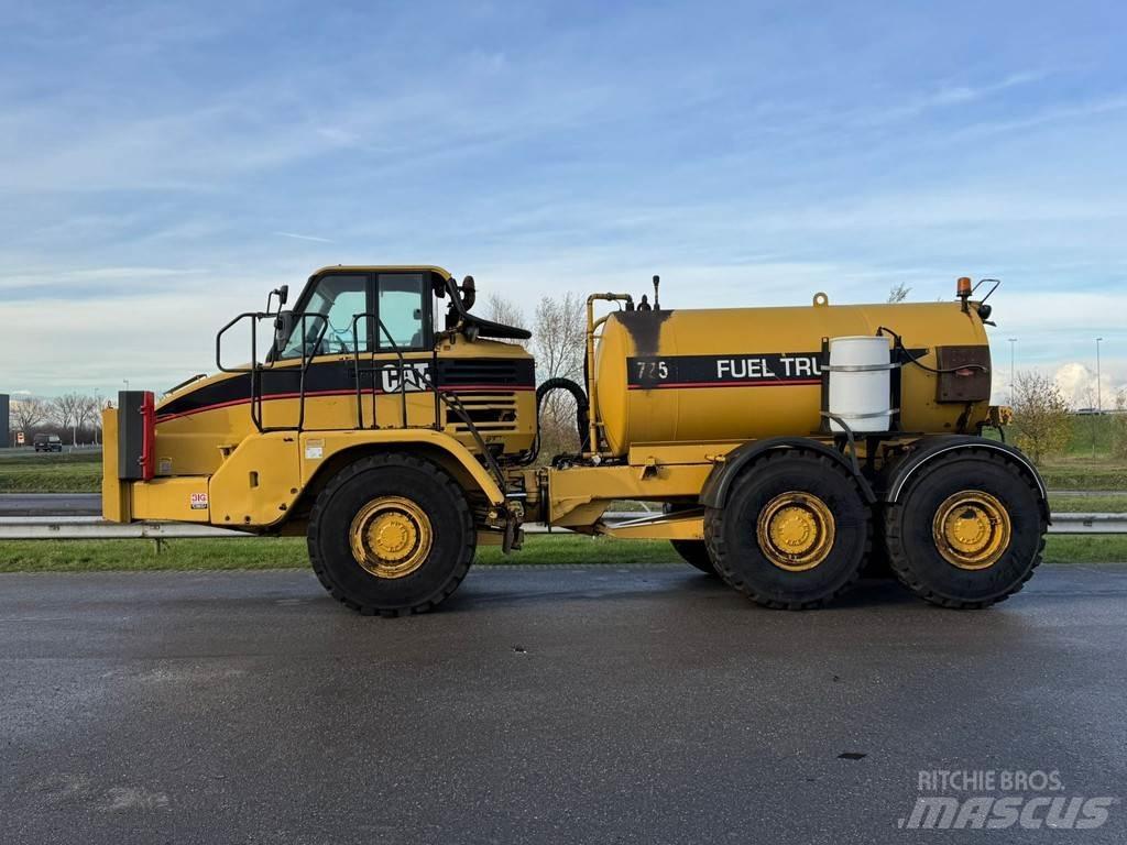 CAT 725 Fuel truck Camiões-cisterna