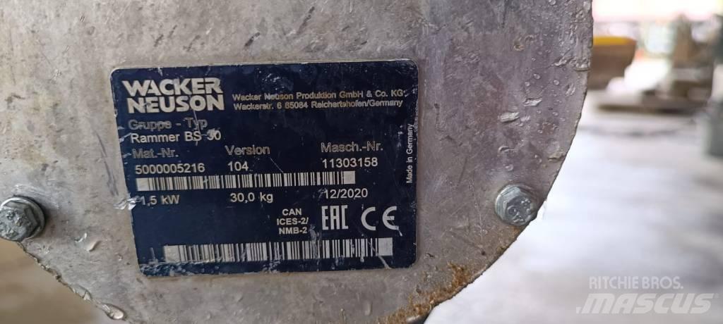 Wacker Neuson BS30 Saltitões