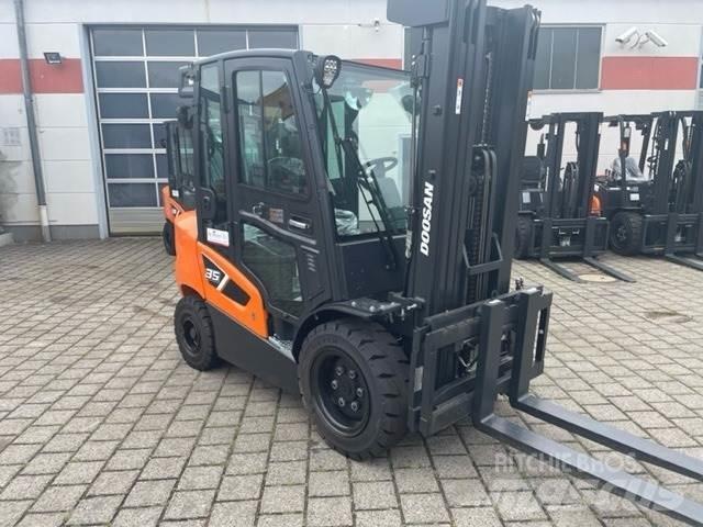 Doosan D35C-9 Empilhadores Diesel