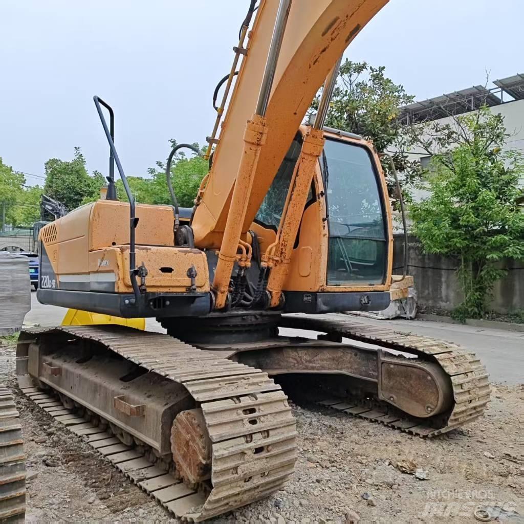 Hyundai Robex 220-9 Escavadeiras de esteiras