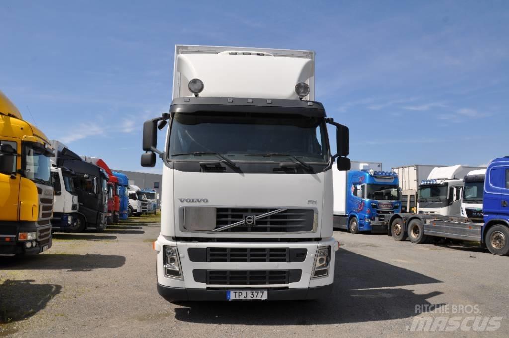 Volvo FH440 6X2 Caminhões de caixa fechada