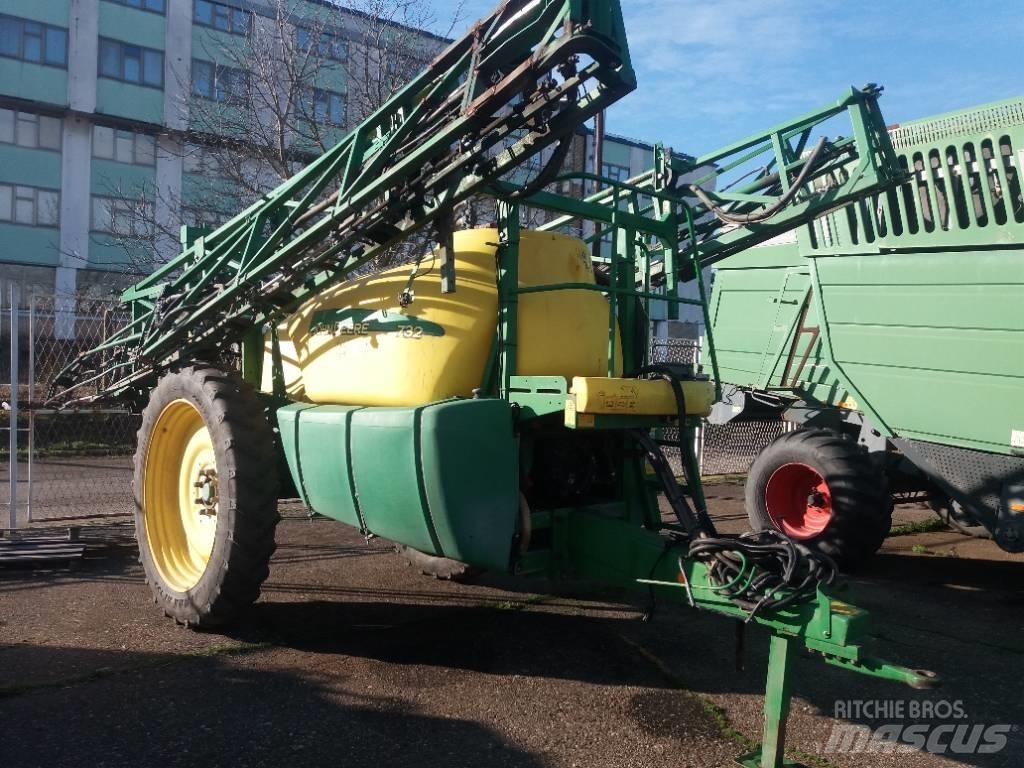John Deere 732 Pulverizadores rebocados