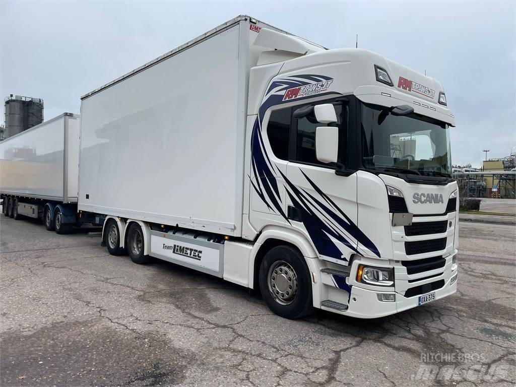 Scania R 500 6X2 Caminhões de caixa fechada