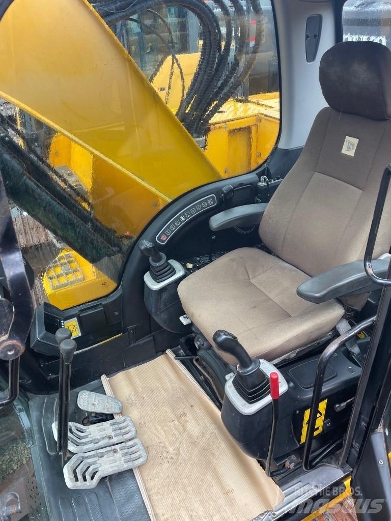 JCB JZ140LC Escavadeiras de esteiras