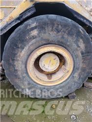 Volvo A25 Pneus