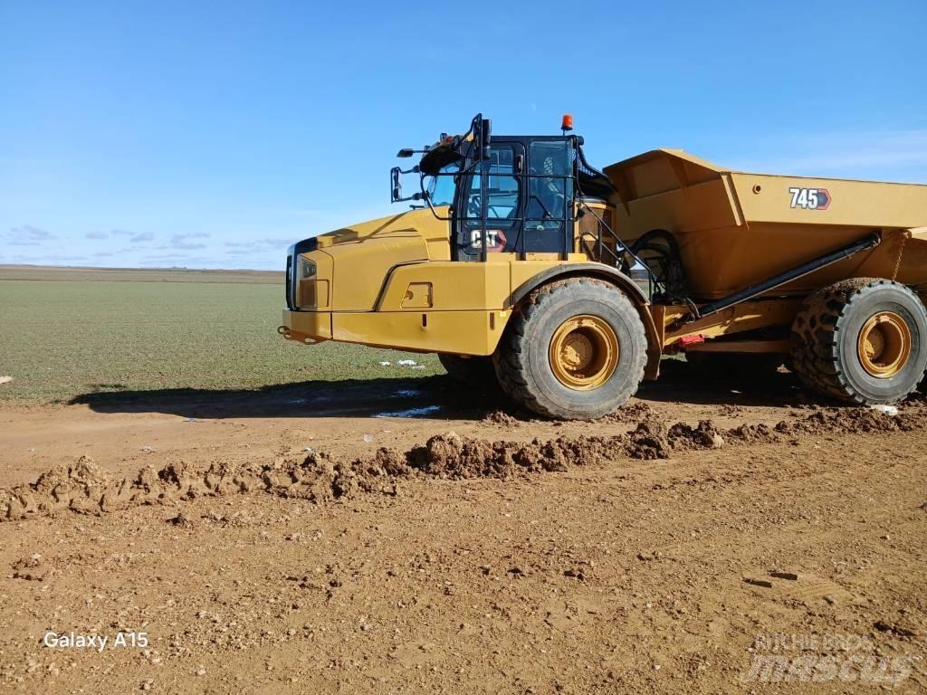 CAT 745 Caminhões articulados