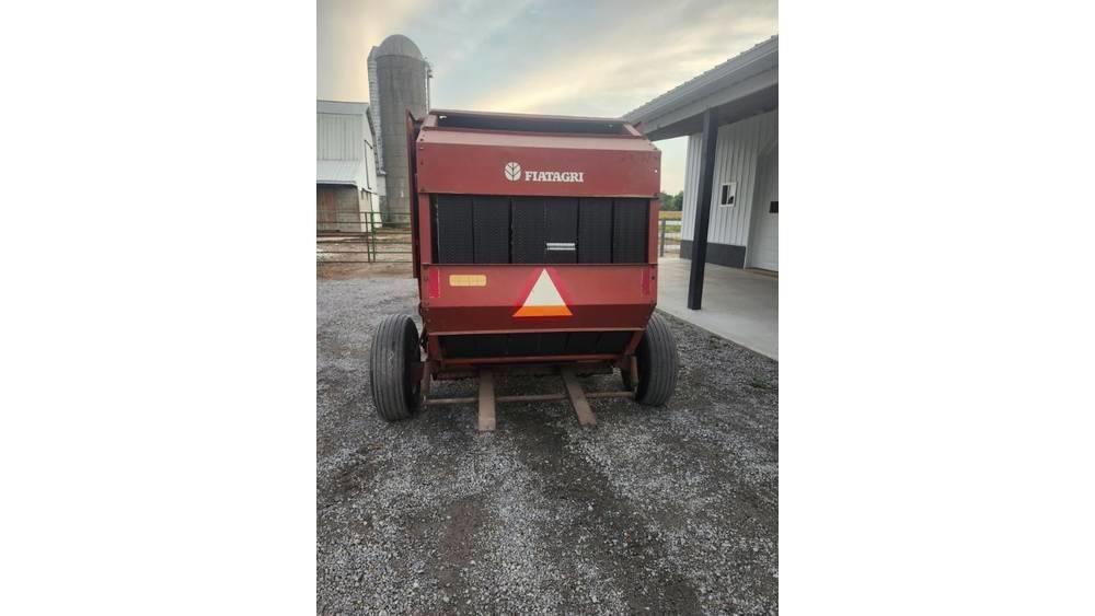 Hesston 540 Enfardadeira de rolos