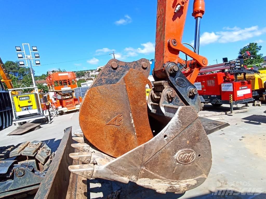 Hitachi ZX 135 US-6 Escavadeiras de esteiras