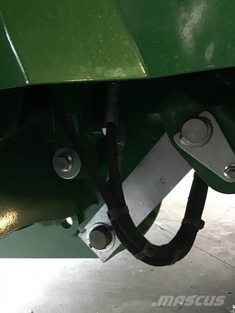John Deere V461M Enfardadeira de rolos