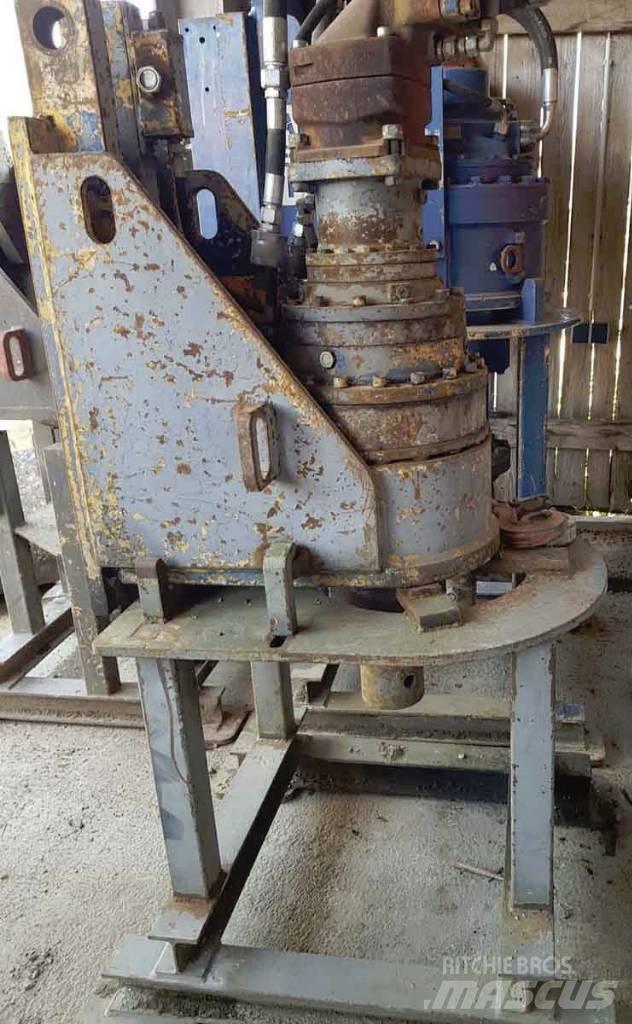 Sennebogen ZM19T Bate-estacas vibratório