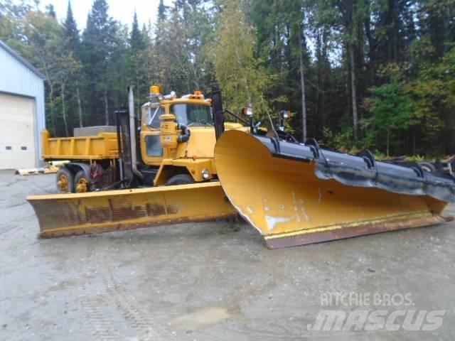 Mack RM 6866 S Lâminas de neve e arados
