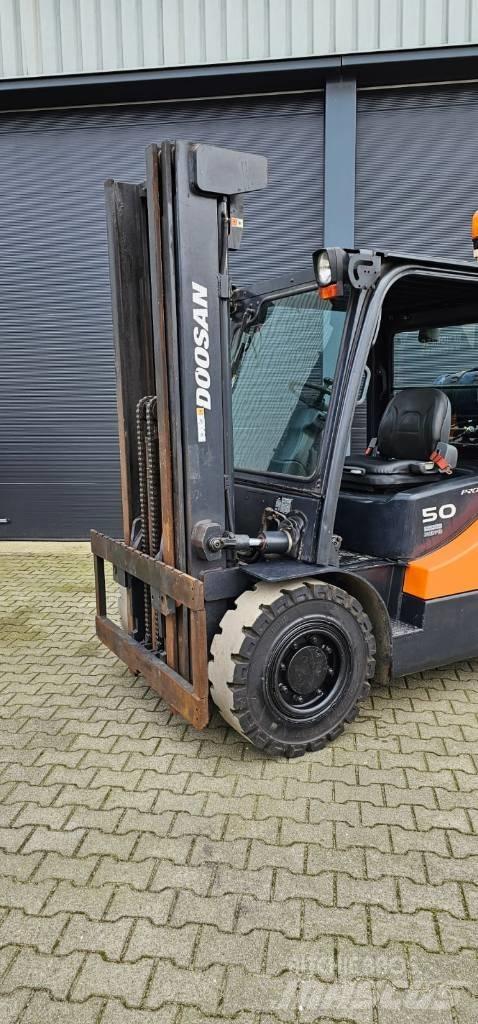Doosan G50SC-5 Empilhadores a gás