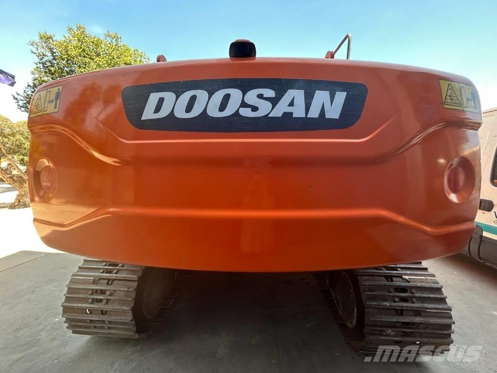 Doosan DX 225 Escavadeiras de esteiras