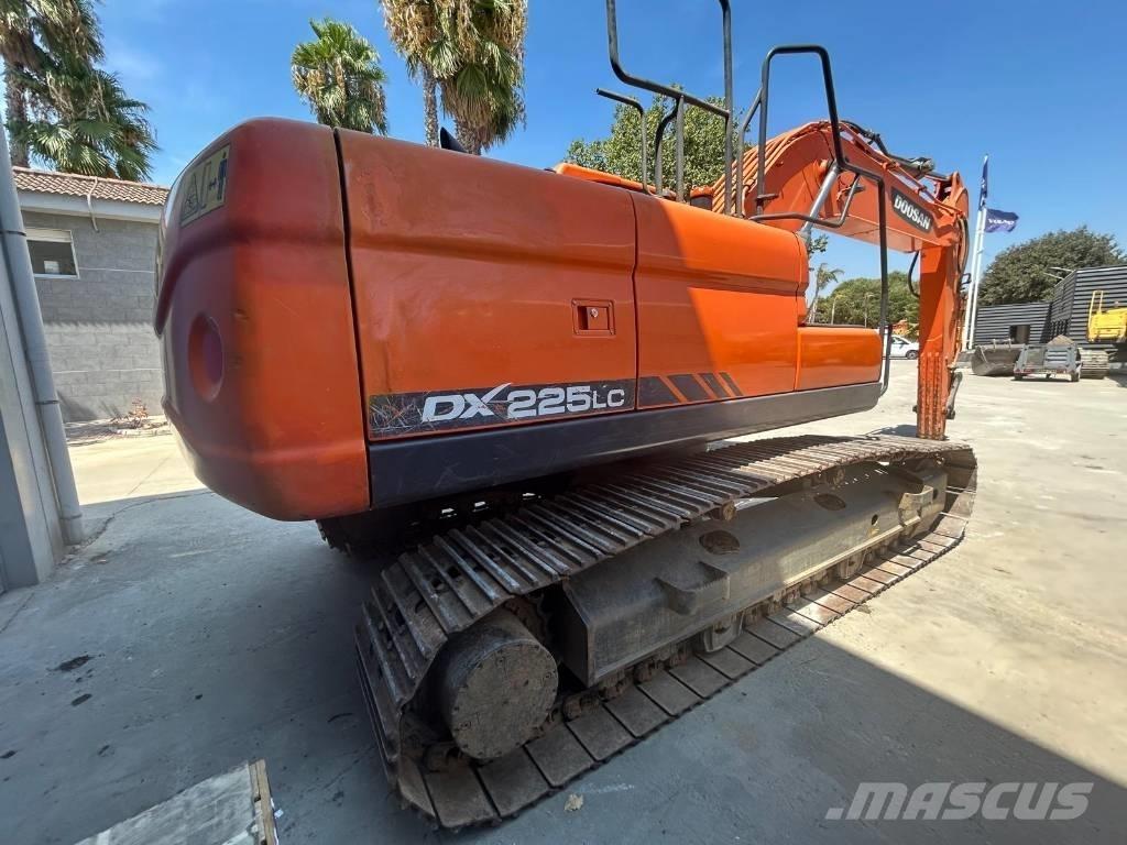 Doosan DX 225 Escavadeiras de esteiras