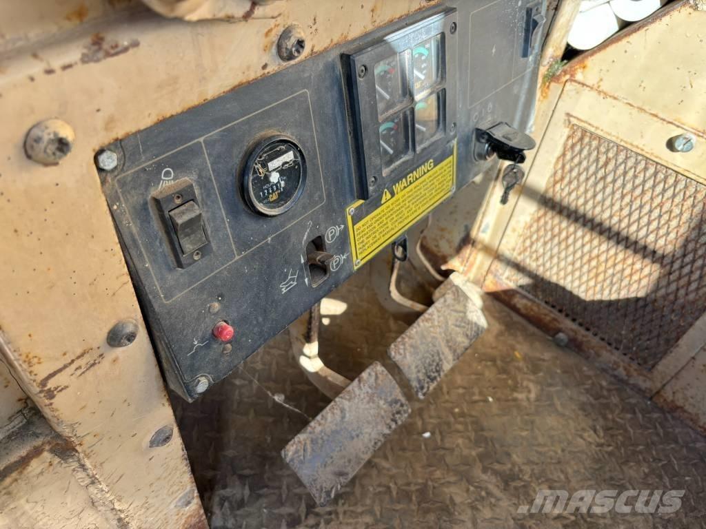 CAT D 5 C Dozers - Tratores rastos
