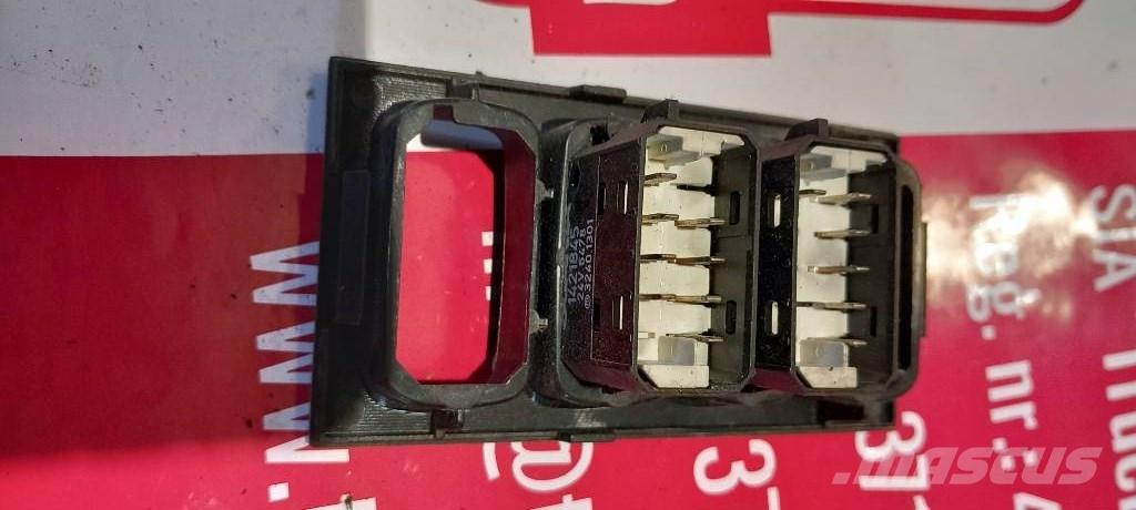Scania R 440.   1421845 Cabines e interior