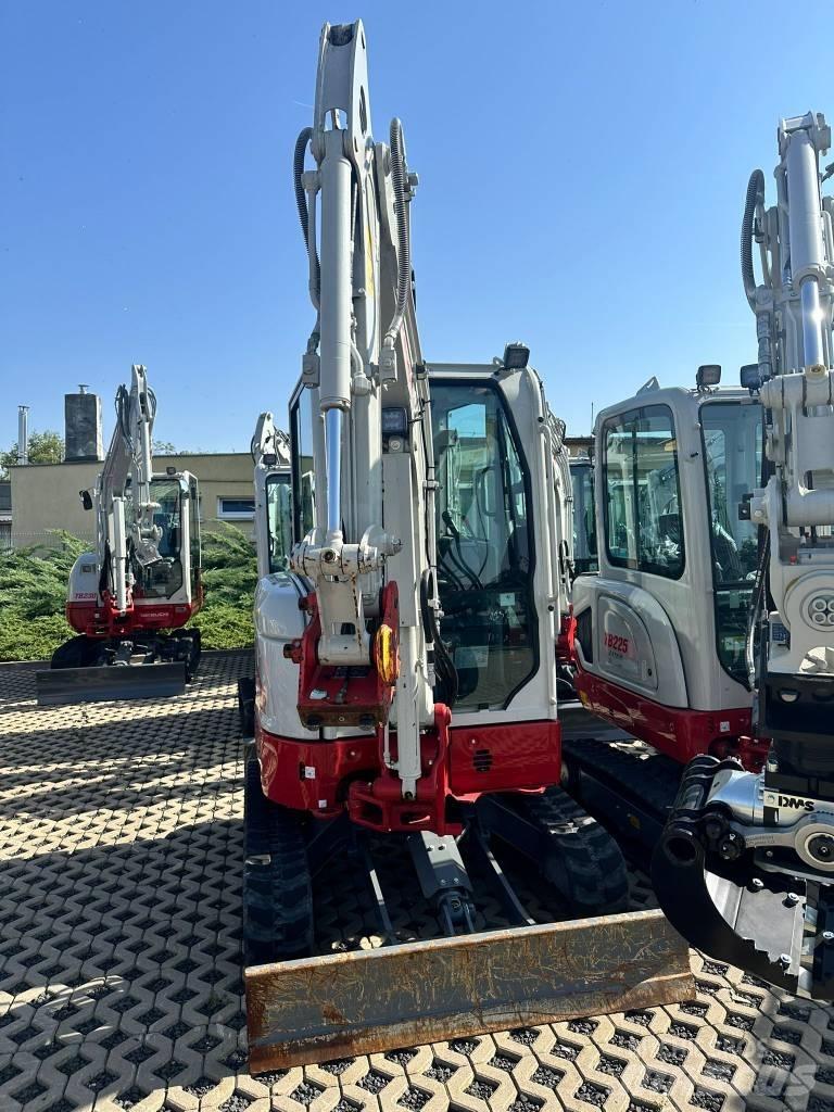 Takeuchi TB325R V1 Miniescavadeiras