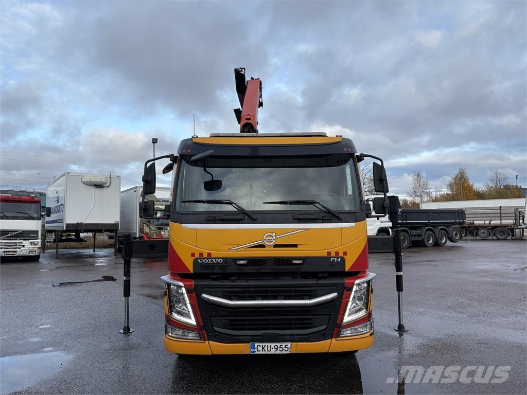 Volvo FM370 6x2 Camiões grua