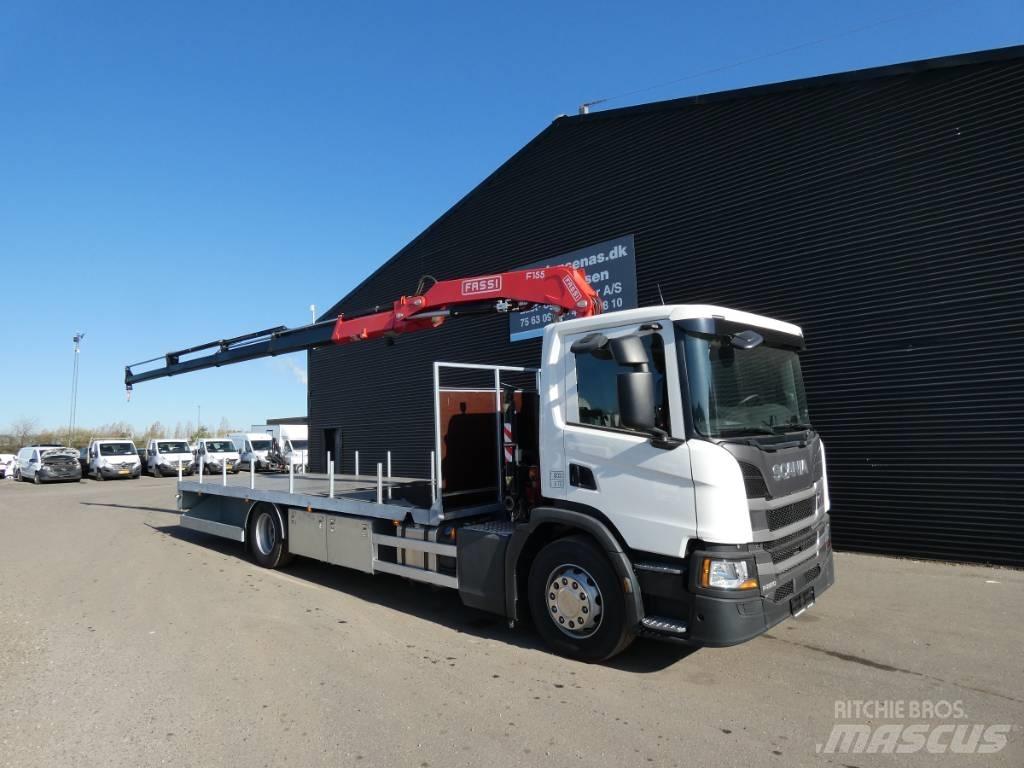 Scania P 220 Camiões grua