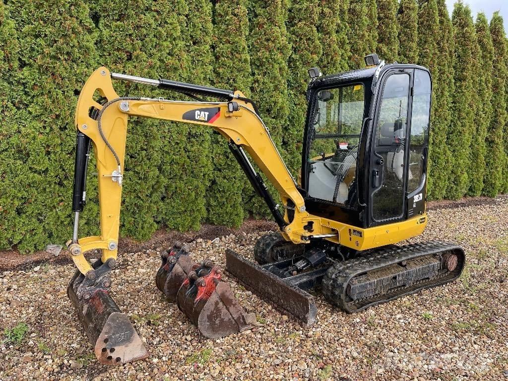 CAT 302.7D CR Miniescavadeiras