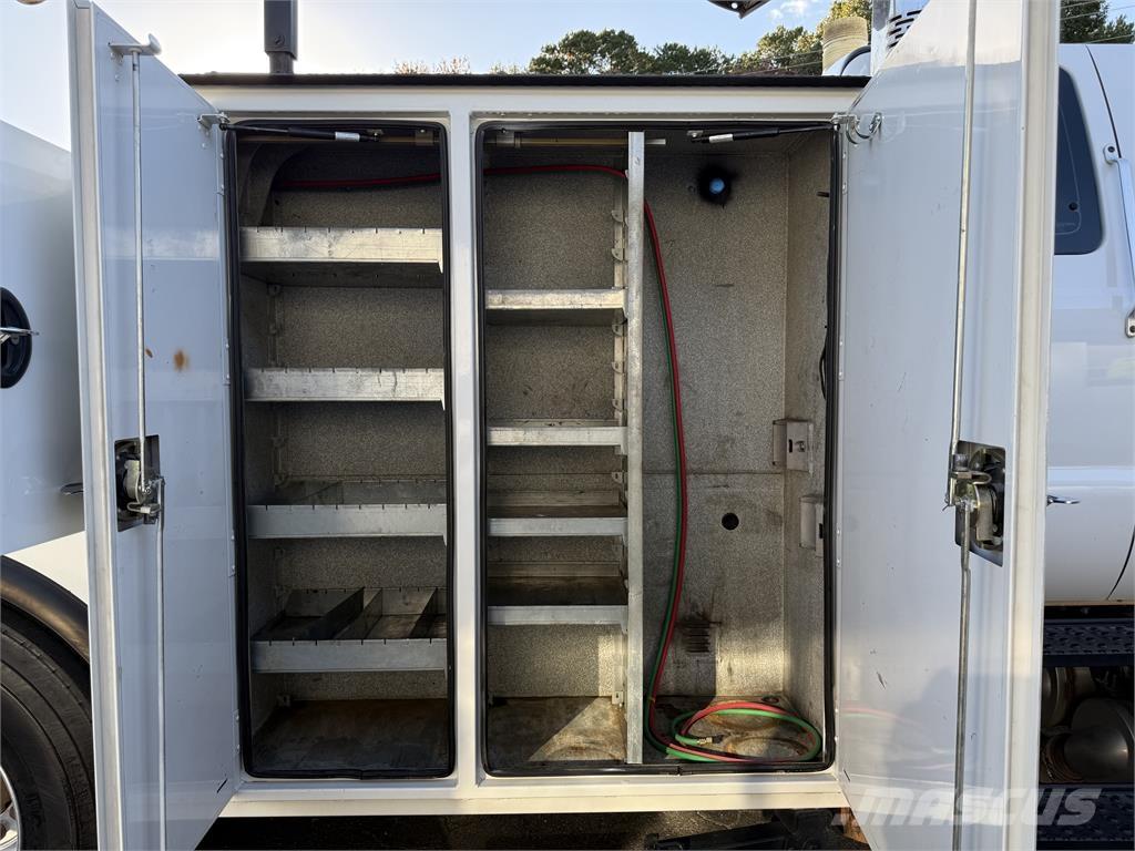 Ford F750 Camiões Municipais / Uso Geral