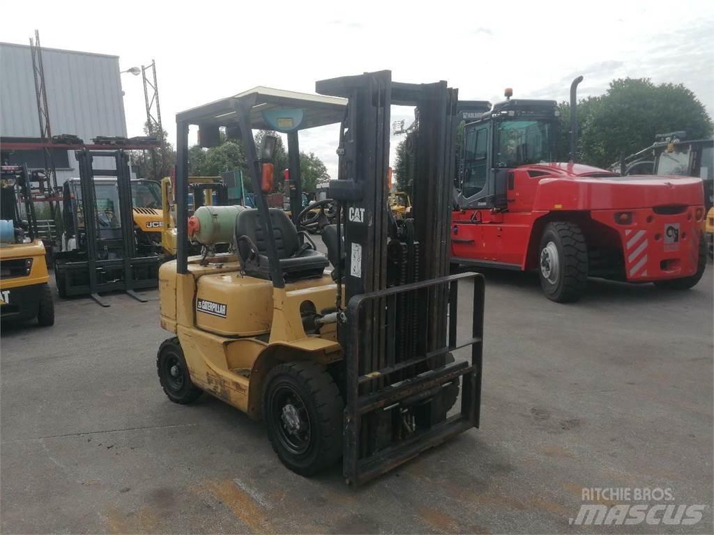 CAT GP25K Empilhadores - Outros