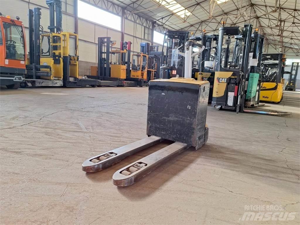 CAT NPP20N Empilhador para operador externo