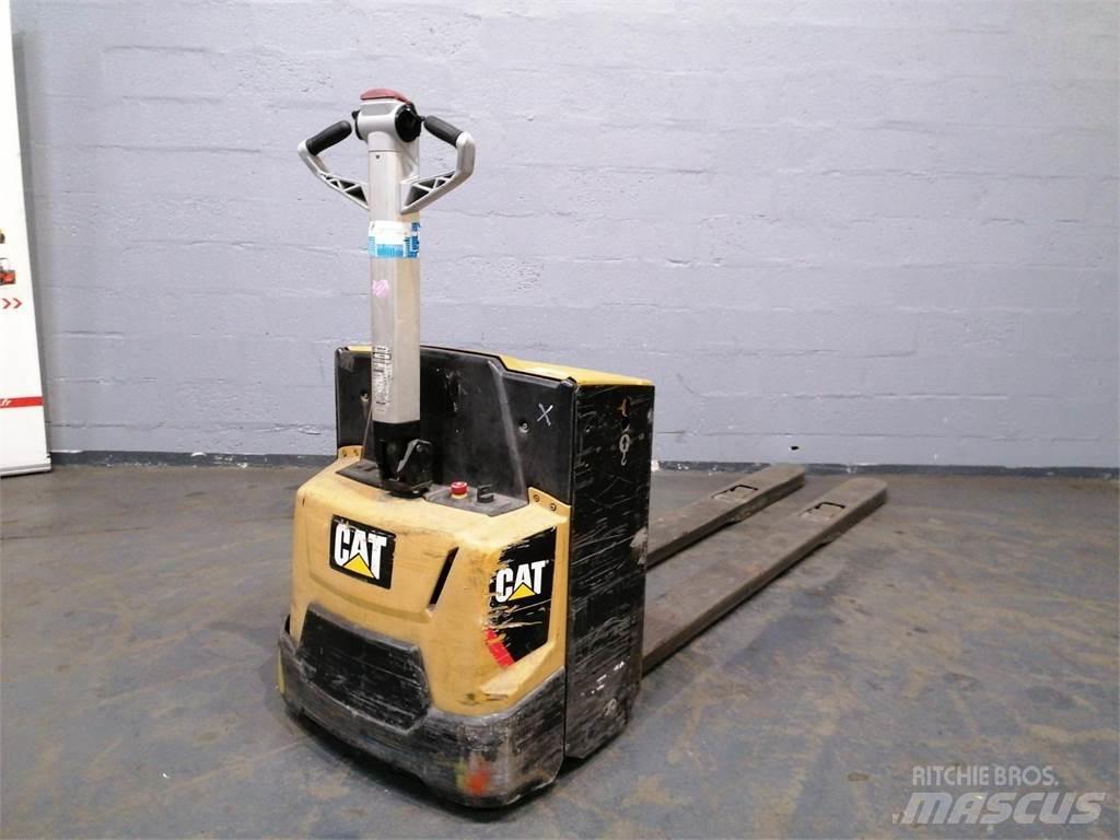 CAT NPP20N2 Empilhador para operador externo
