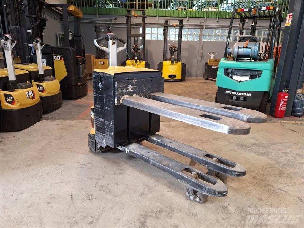 CAT NPP20N2E Empilhador para operador externo