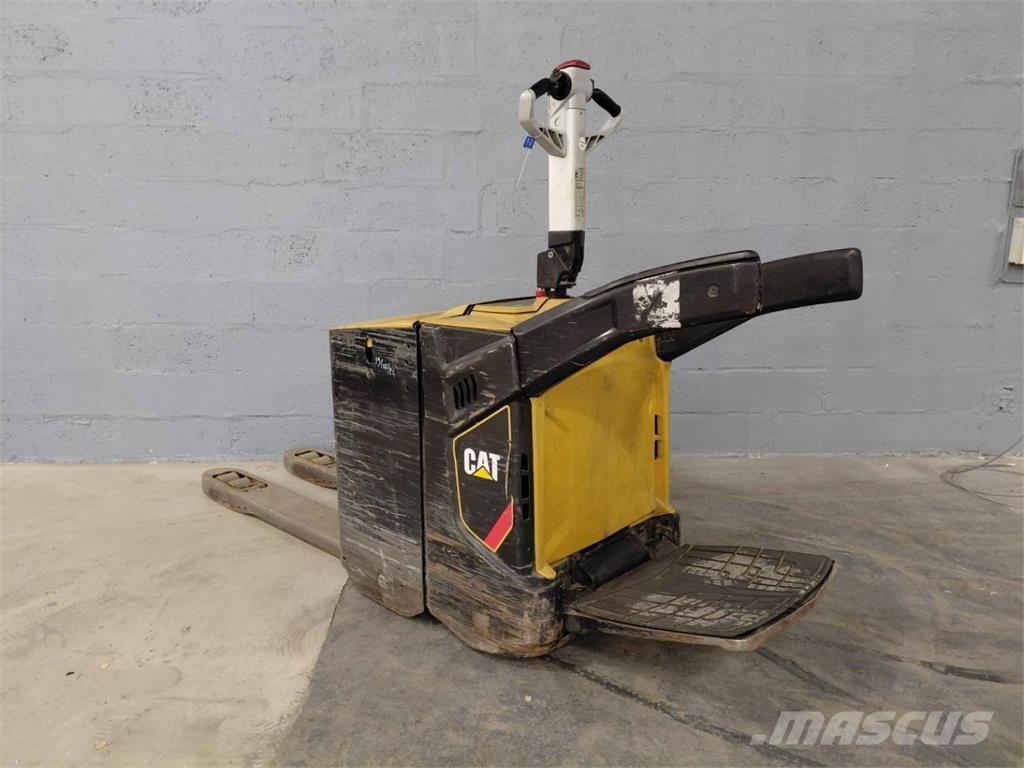 CAT NPV20N2 Self propelled stackers