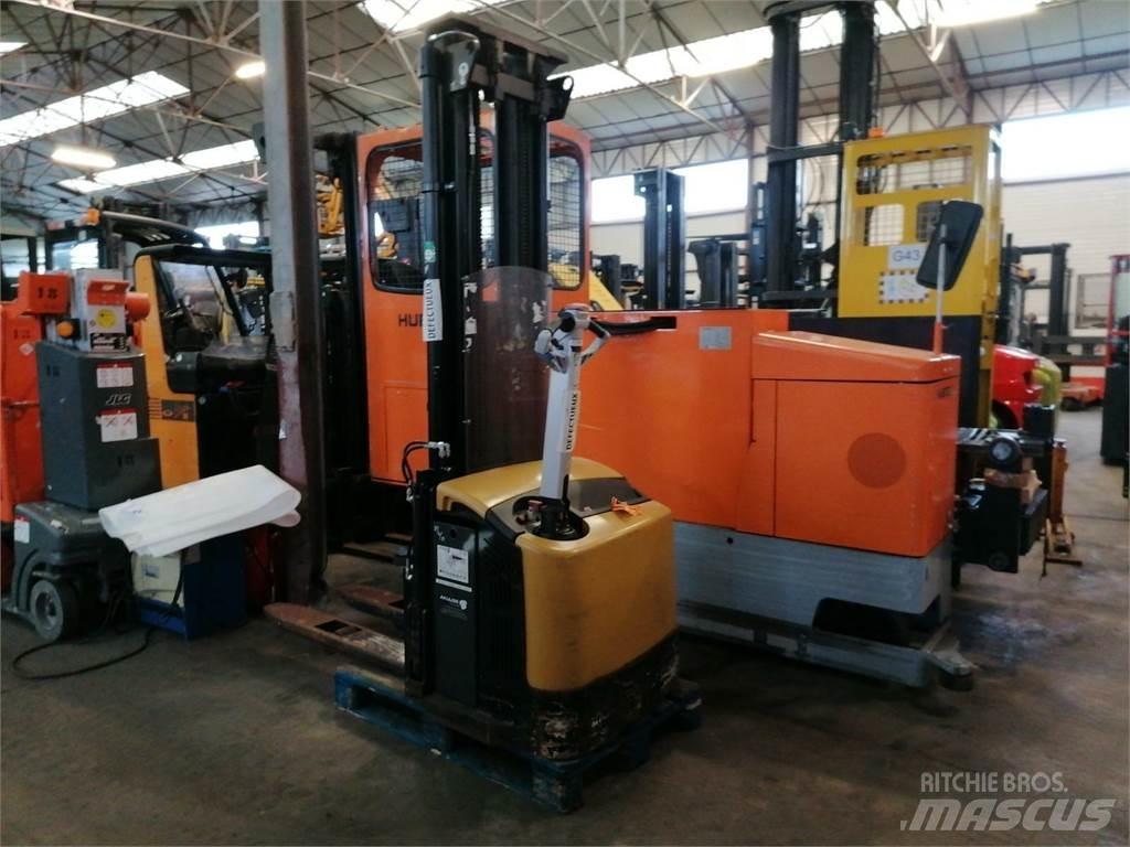 CAT NSP16N Empilhador para operador externo
