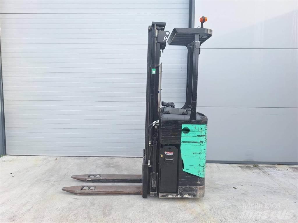 CAT NSR16N Self propelled stackers