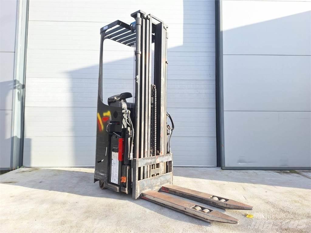 CAT NSR16N Self propelled stackers