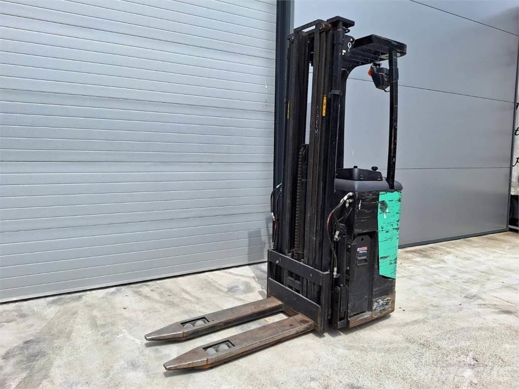 CAT NSR16N Self propelled stackers