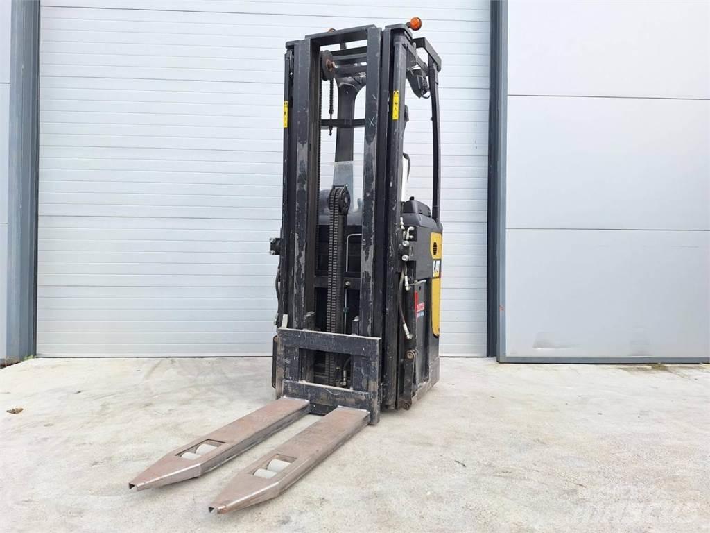 CAT NSR20N Self propelled stackers